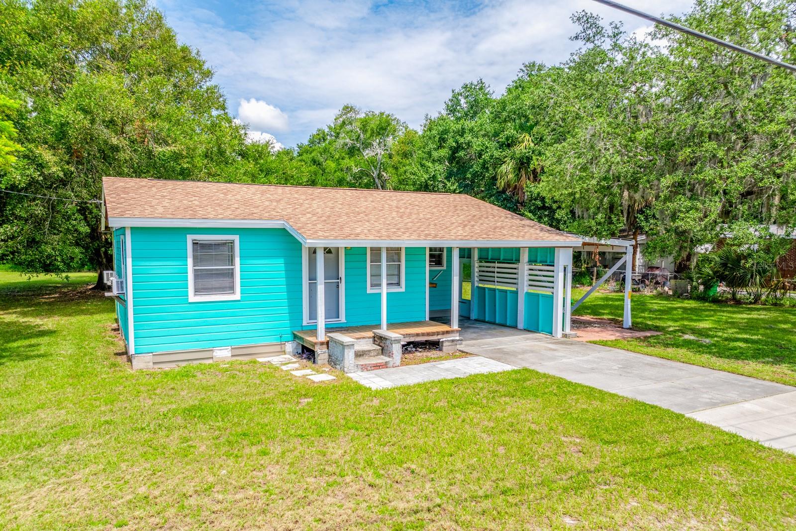 Single Family Residence em MIMS, FL - Daniel Dourado
