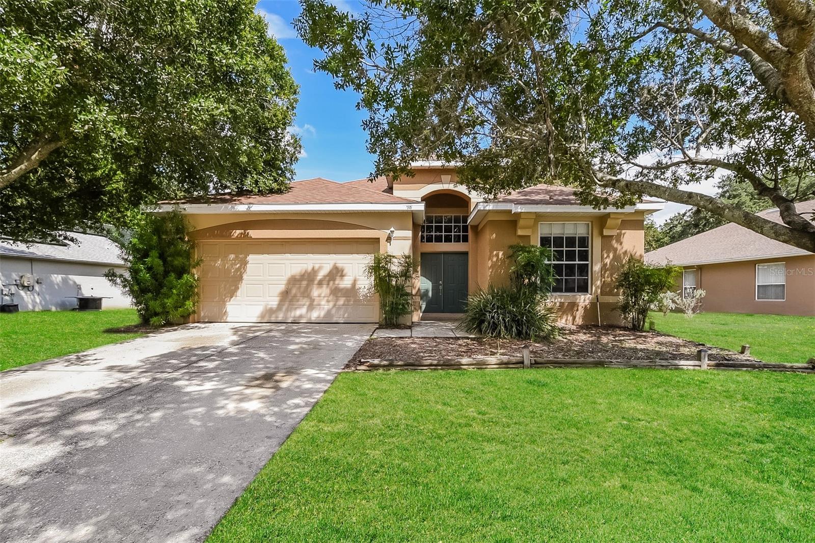 Single Family Residence in DEBARY, FL - Daniel Dourado