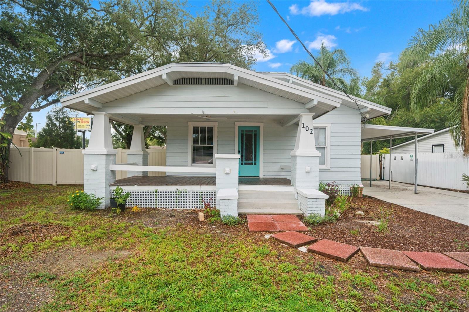 Single Family Residence in TAMPA, FL - Daniel Dourado