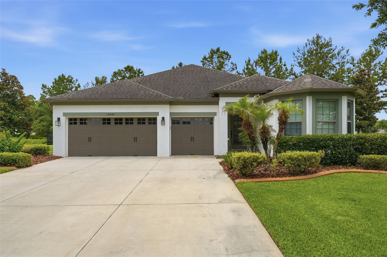 Single Family Residence in MOUNT DORA, FL - Daniel Dourado