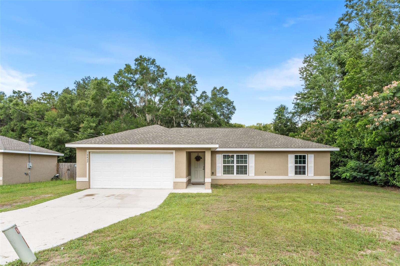 Single Family Residence in SUMMERFIELD, FL - Daniel Dourado