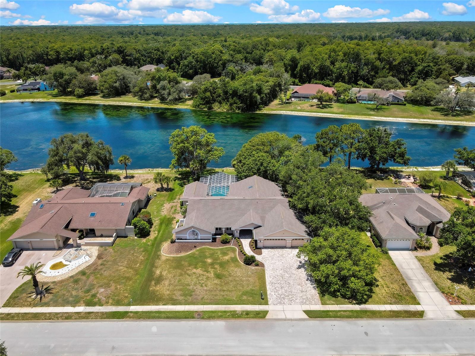 Single Family Residence in SPRING HILL, FL - Daniel Dourado