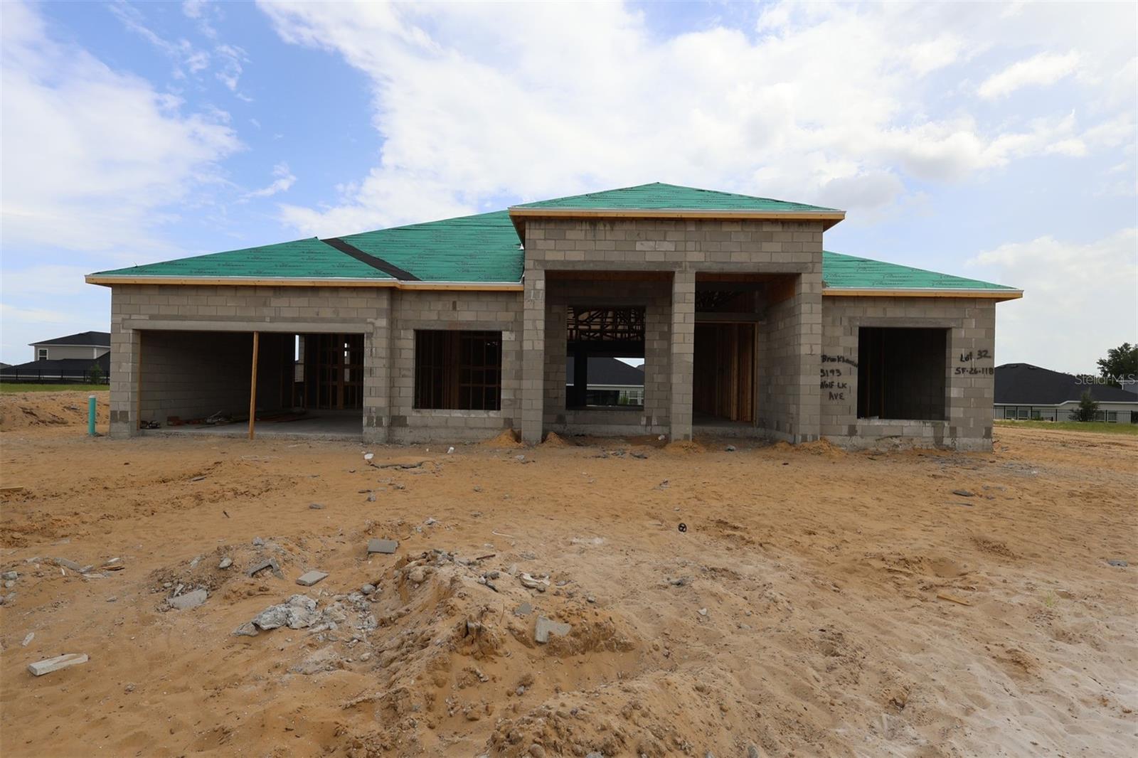 Single Family Residence in APOPKA, FL - Daniel Dourado