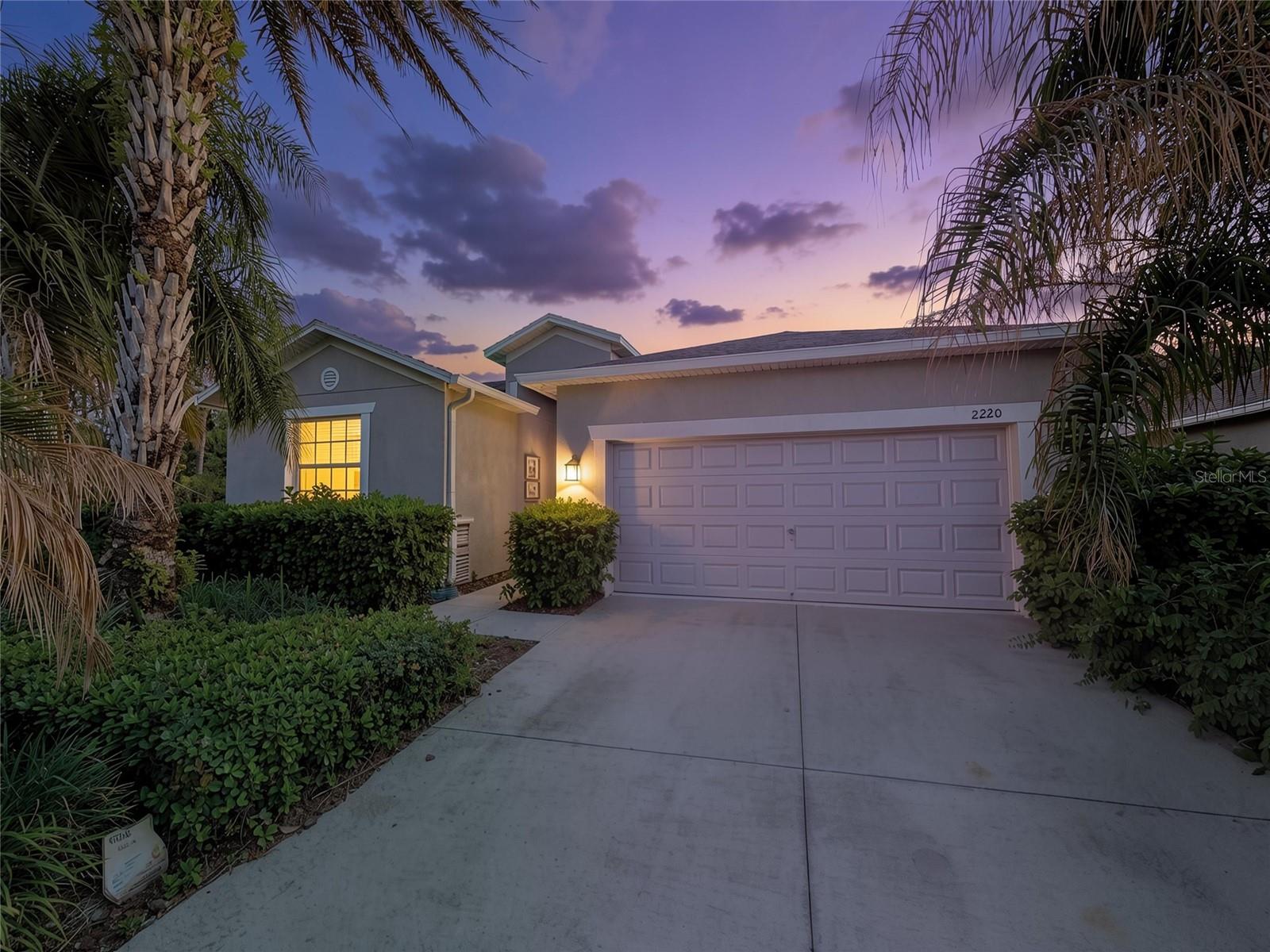 Single Family Residence in DAVENPORT, FL - Daniel Dourado