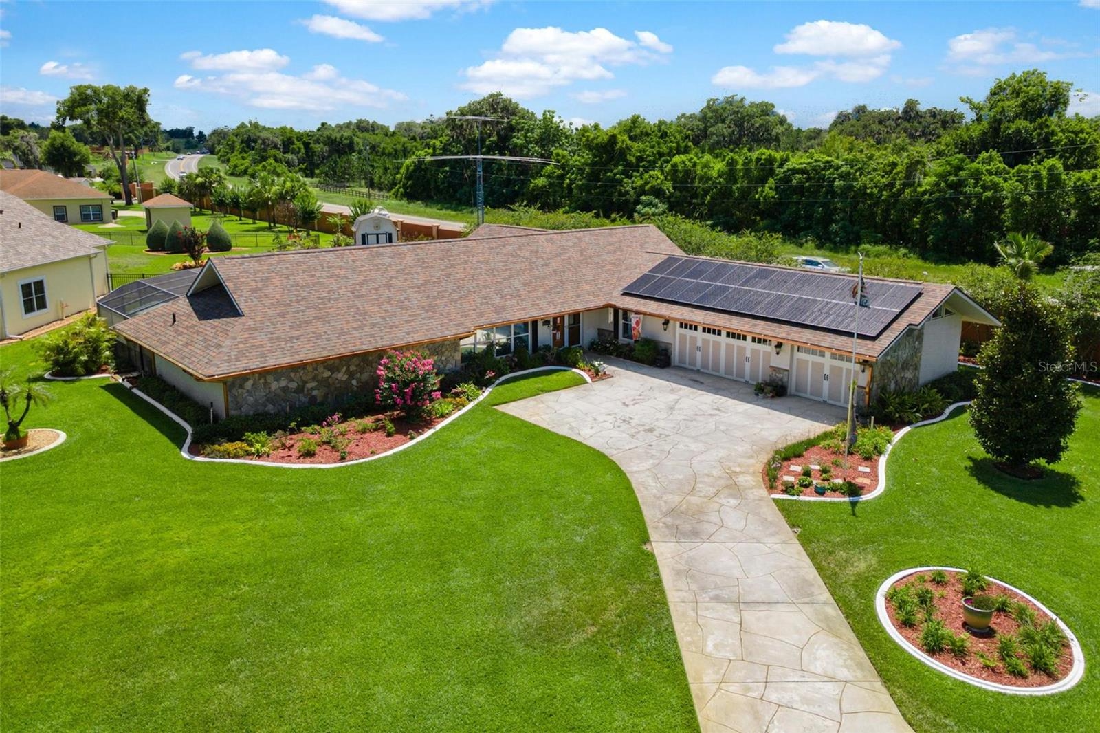 Single Family Residence em HOWEY IN THE HILLS, FL - Daniel Dourado