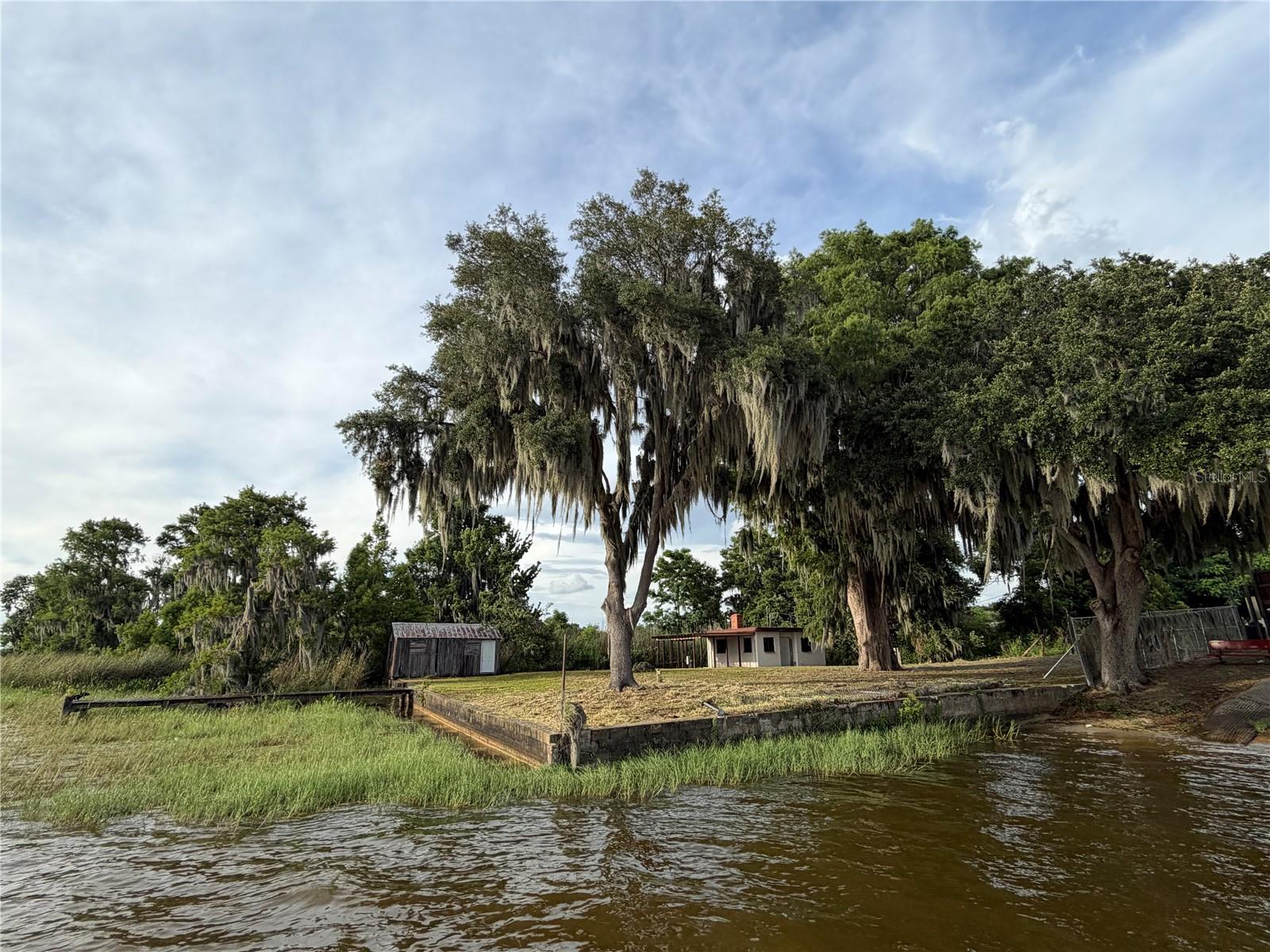 Single Family Residence in ASTATULA, FL - Daniel Dourado