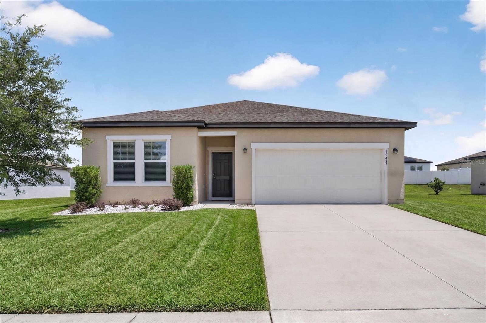 Single Family Residence in GROVELAND, FL - Daniel Dourado