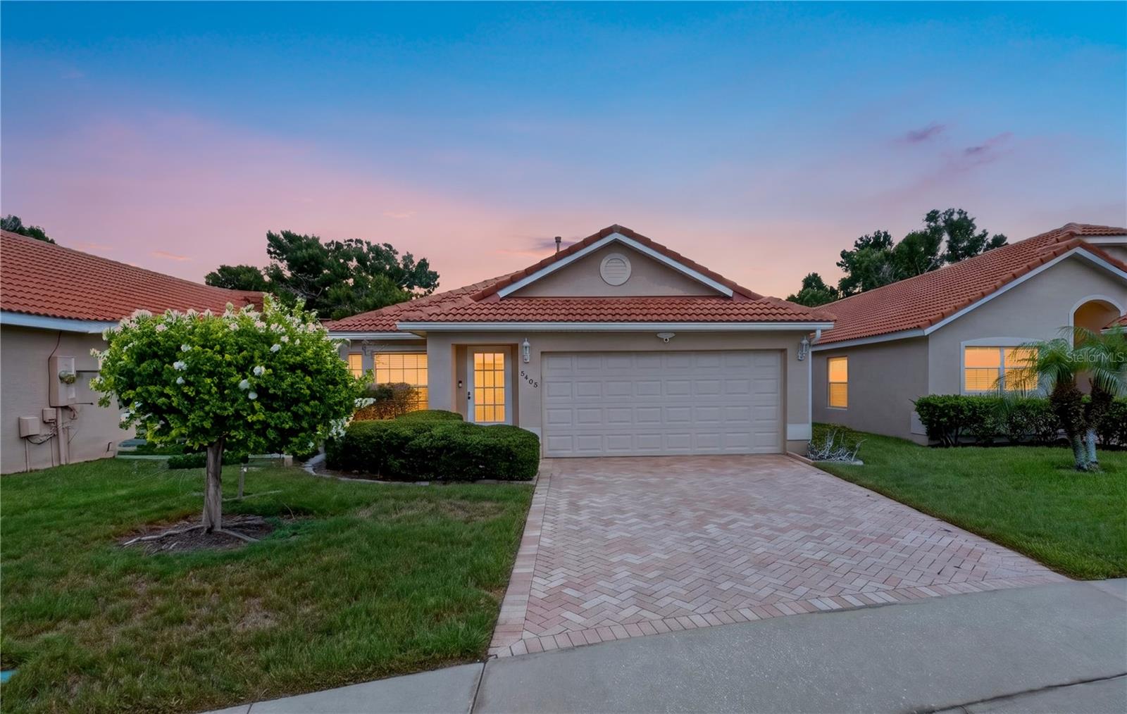 Single Family Residence in ORLANDO, FL - Daniel Dourado
