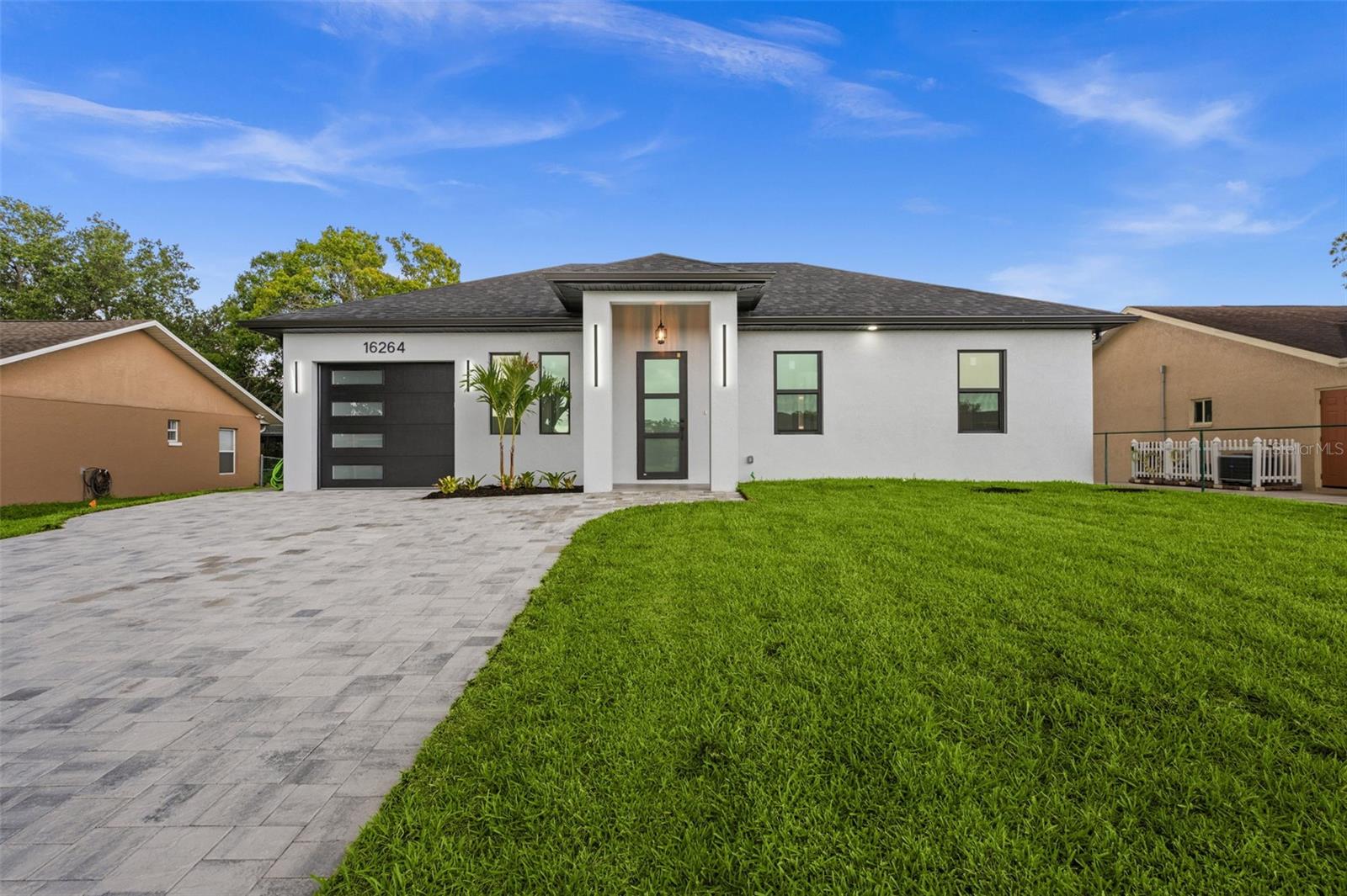 Single Family Residence em NORTH FORT MYERS, FL - Daniel Dourado