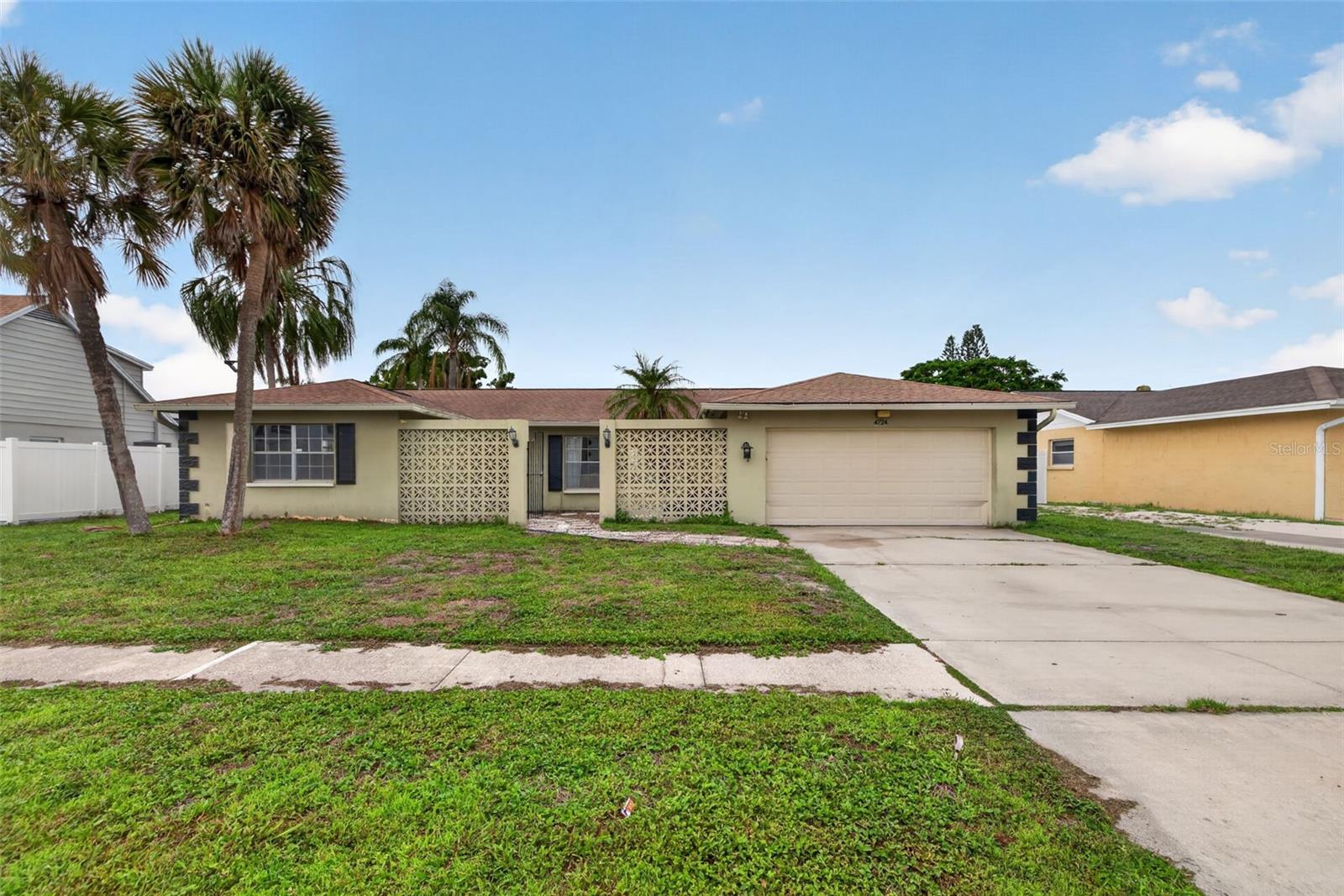 Single Family Residence in TAMPA, FL - Daniel Dourado