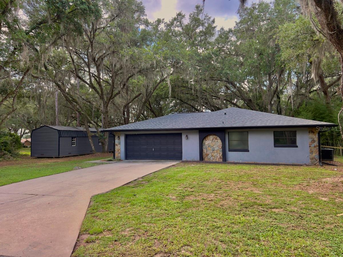 Single Family Residence in DUNNELLON, FL - Daniel Dourado