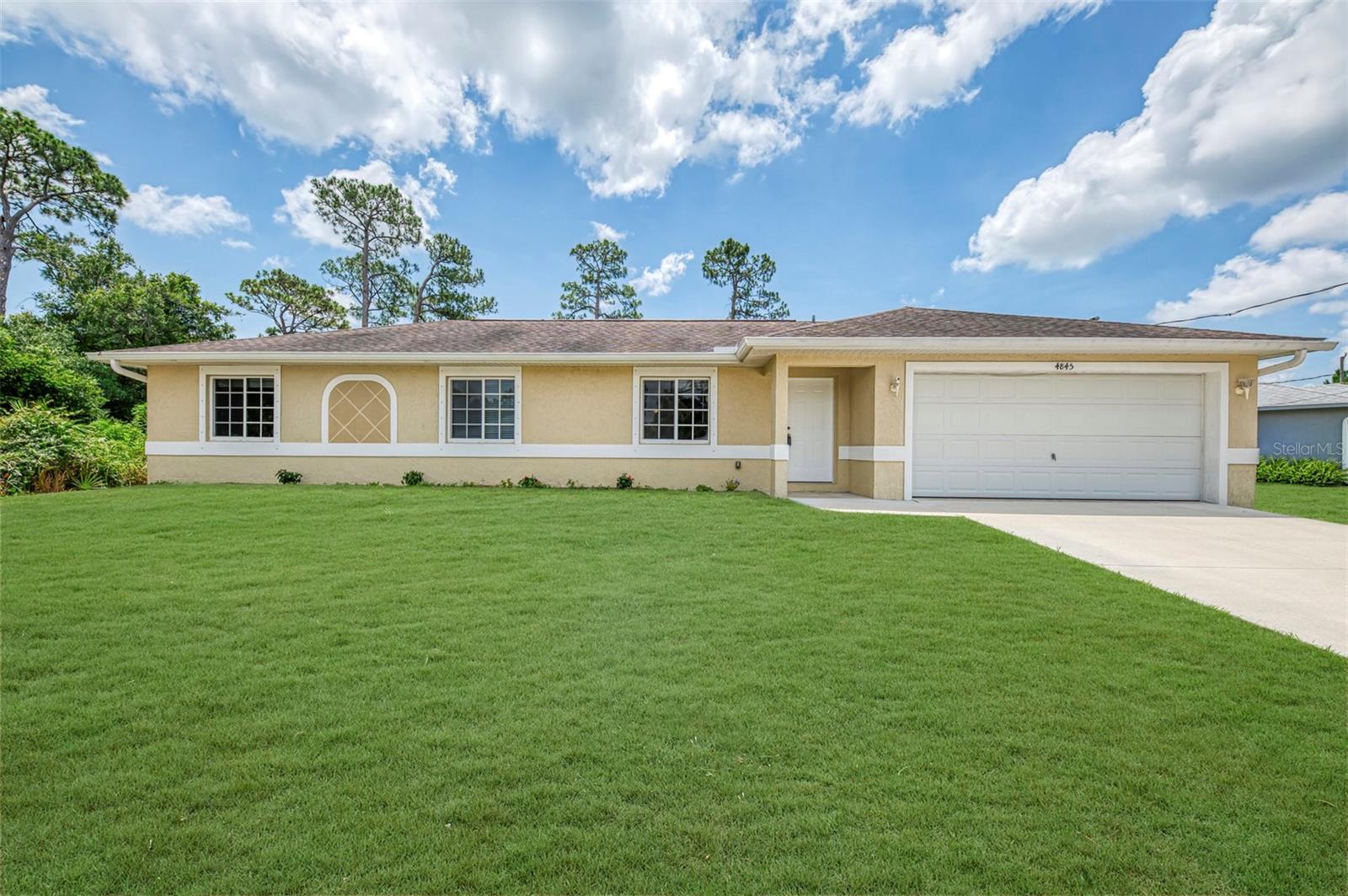 Single Family Residence in NORTH PORT, FL - Daniel Dourado