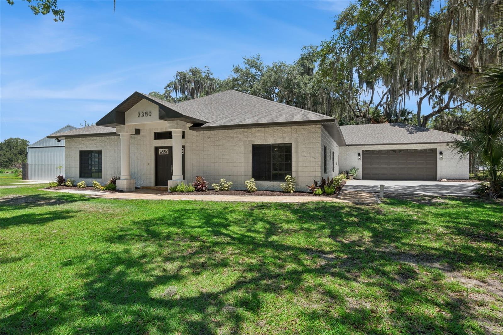 Single Family Residence in GENEVA, FL - Daniel Dourado