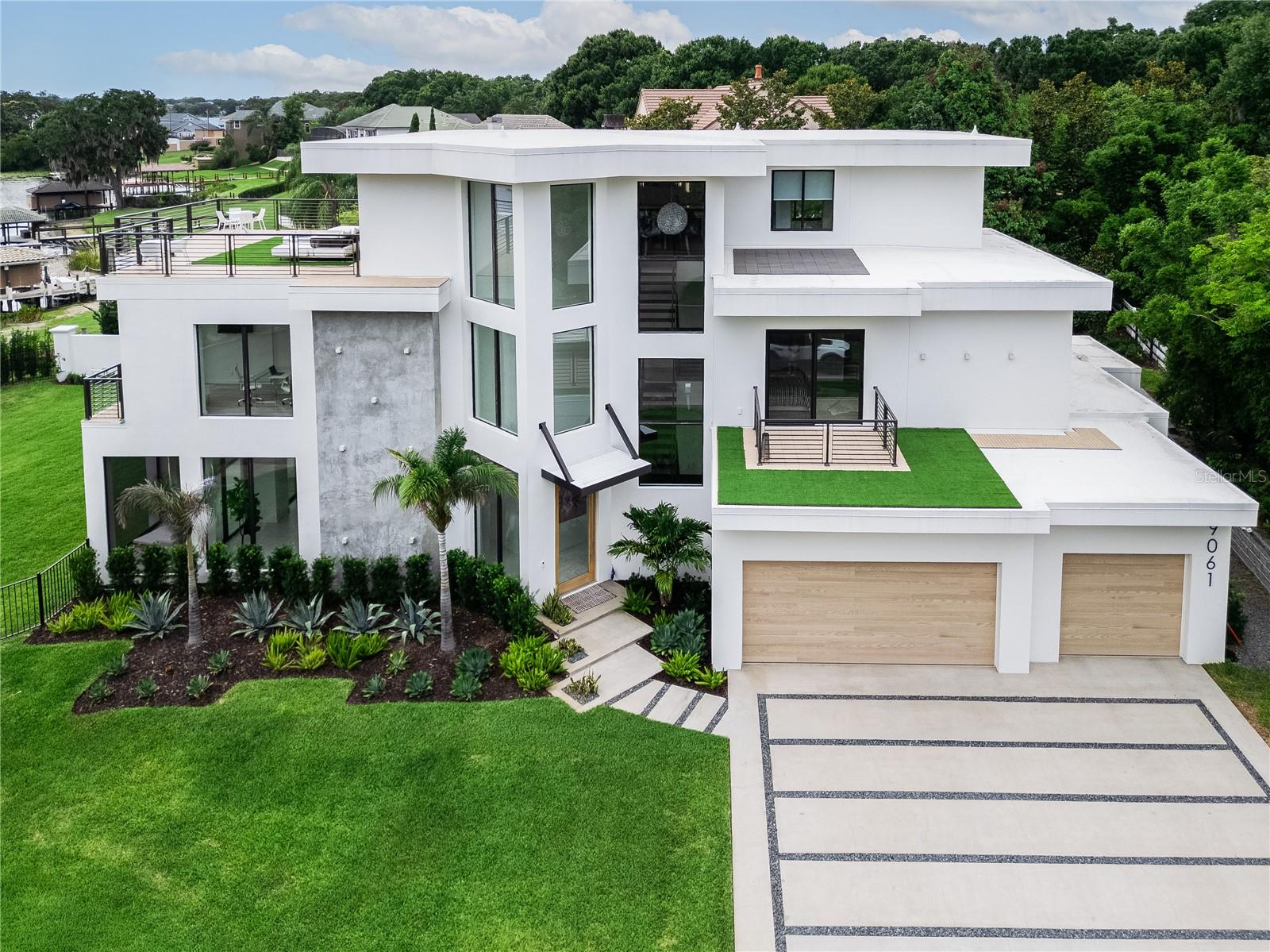 Single Family Residence in WINDERMERE, FL - Daniel Dourado
