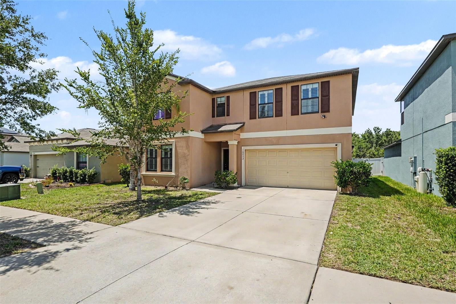 Single Family Residence in WIMAUMA, FL - Daniel Dourado