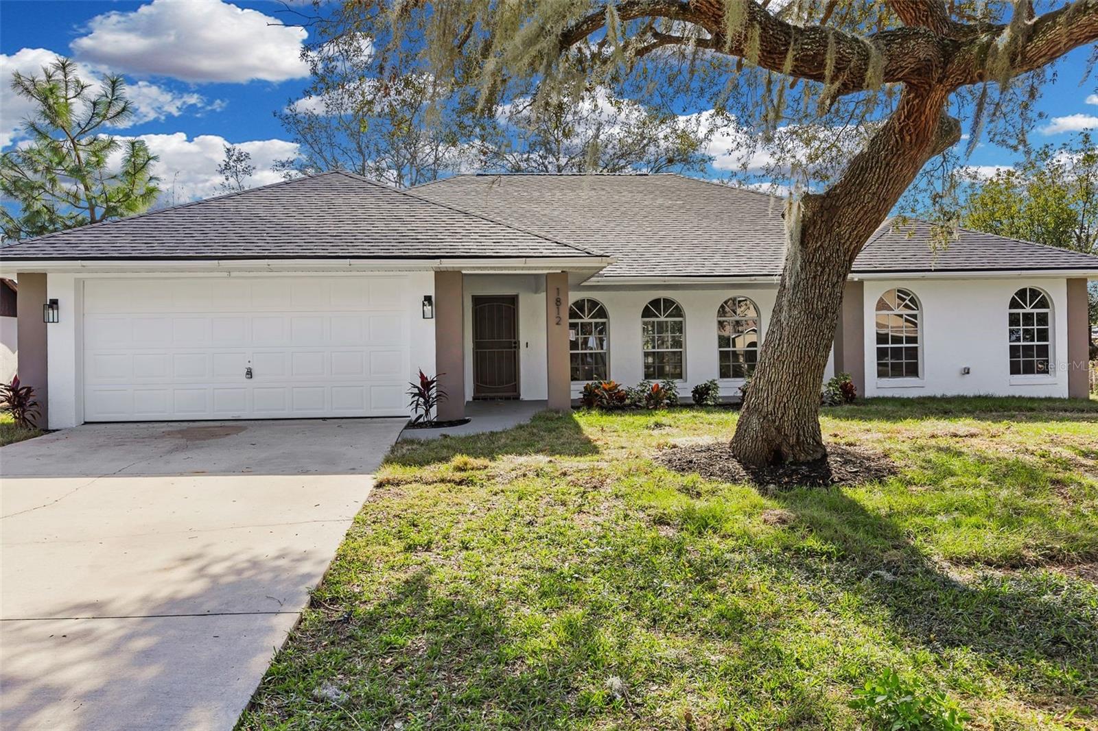 Single Family Residence in DELTONA, FL - Daniel Dourado