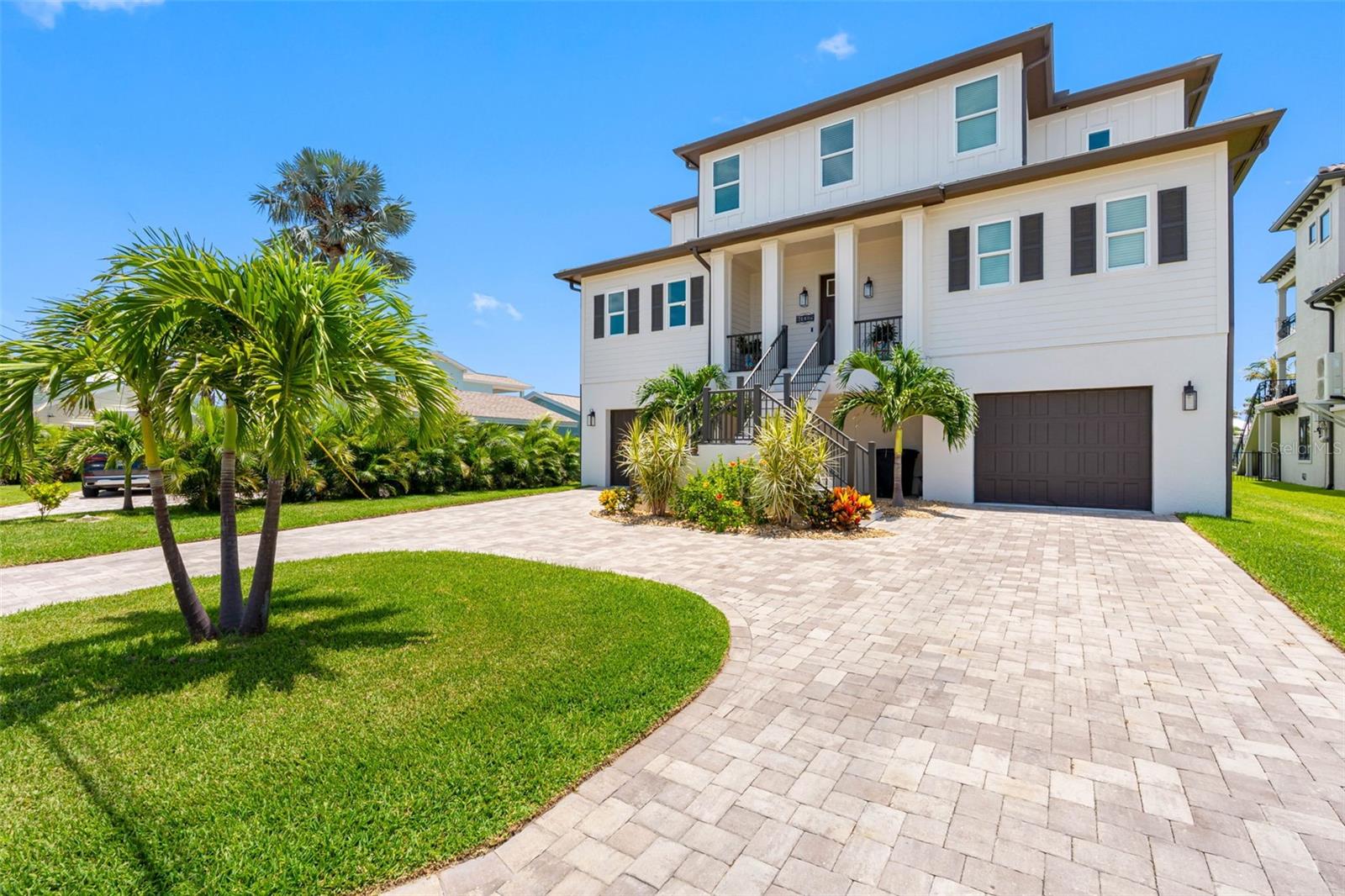 Single Family Residence in REDINGTON BEACH, FL - Daniel Dourado