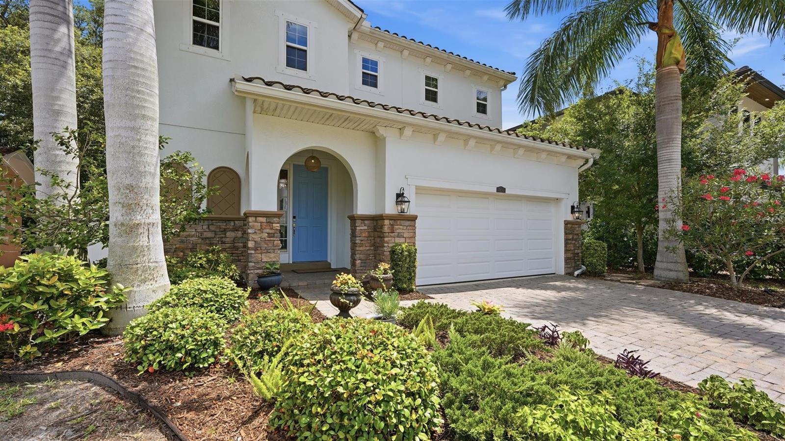 Single Family Residence in SARASOTA, FL - Daniel Dourado