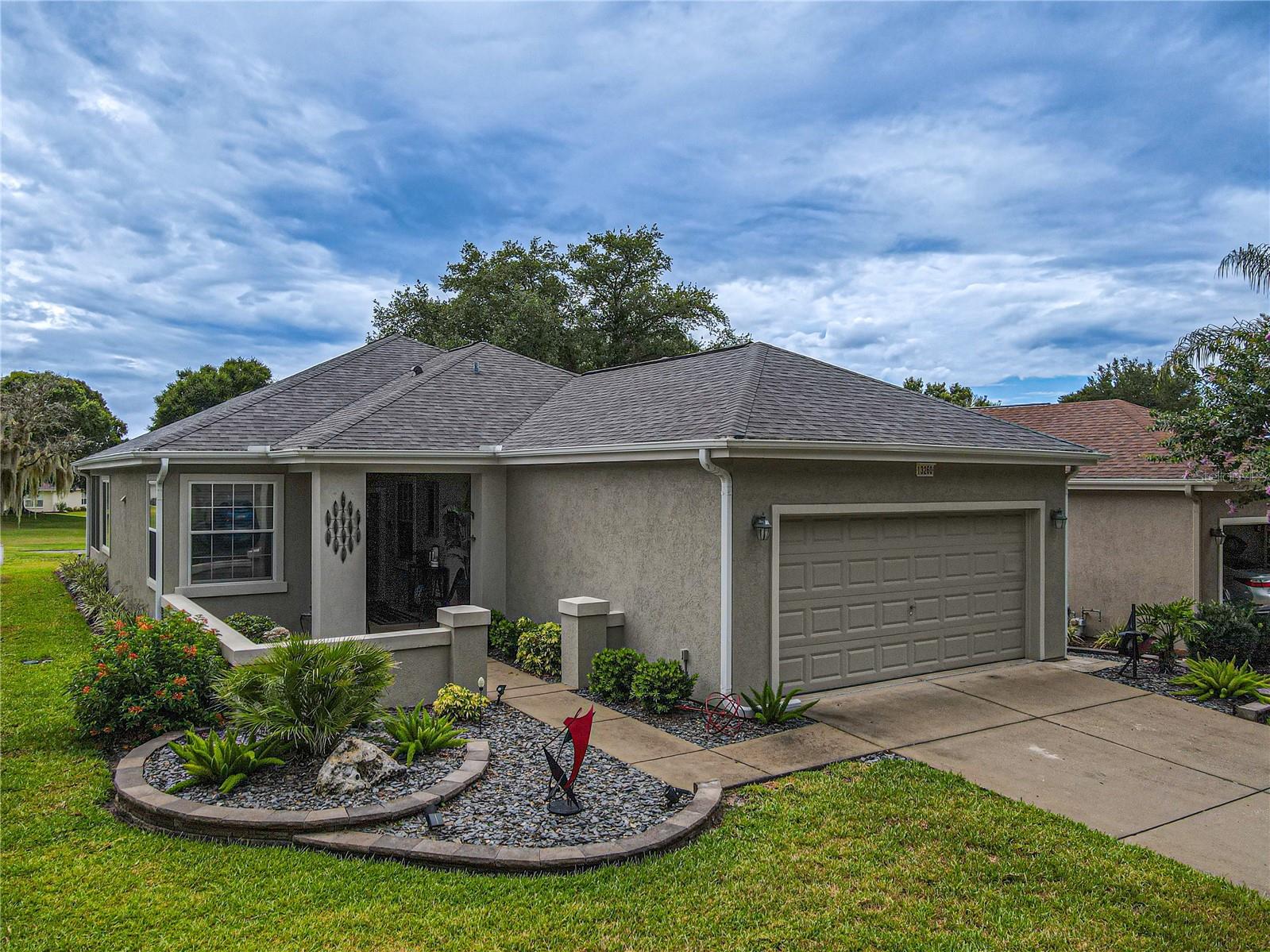 Single Family Residence in SUMMERFIELD, FL - Daniel Dourado
