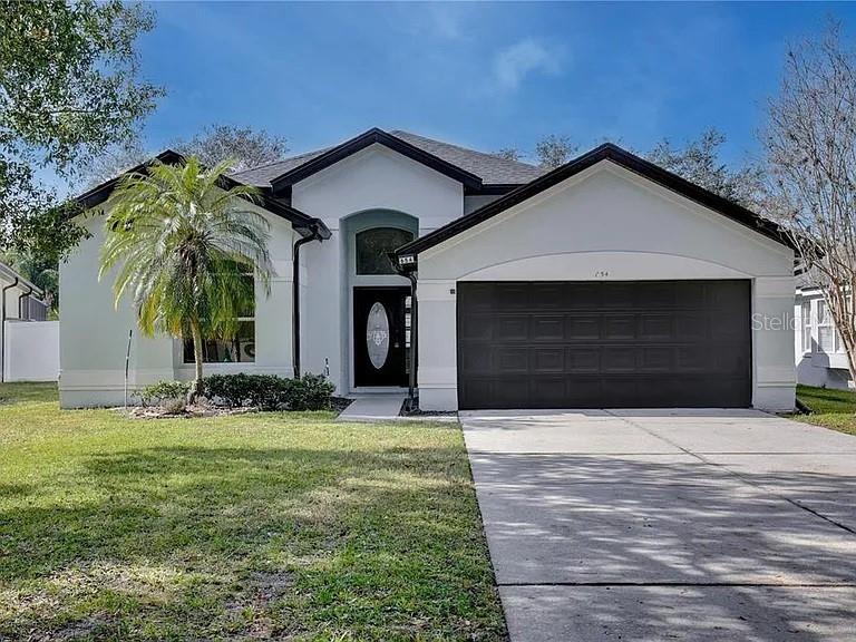Single Family Residence in OVIEDO, FL - Daniel Dourado