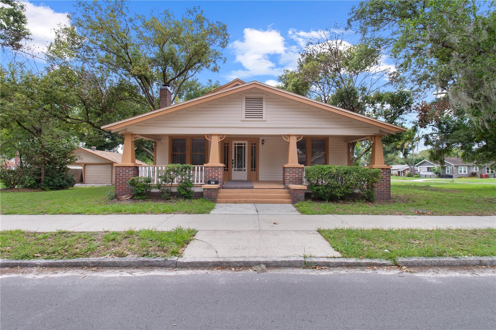 Single Family Residence in PLANT CITY, FL - Daniel Dourado