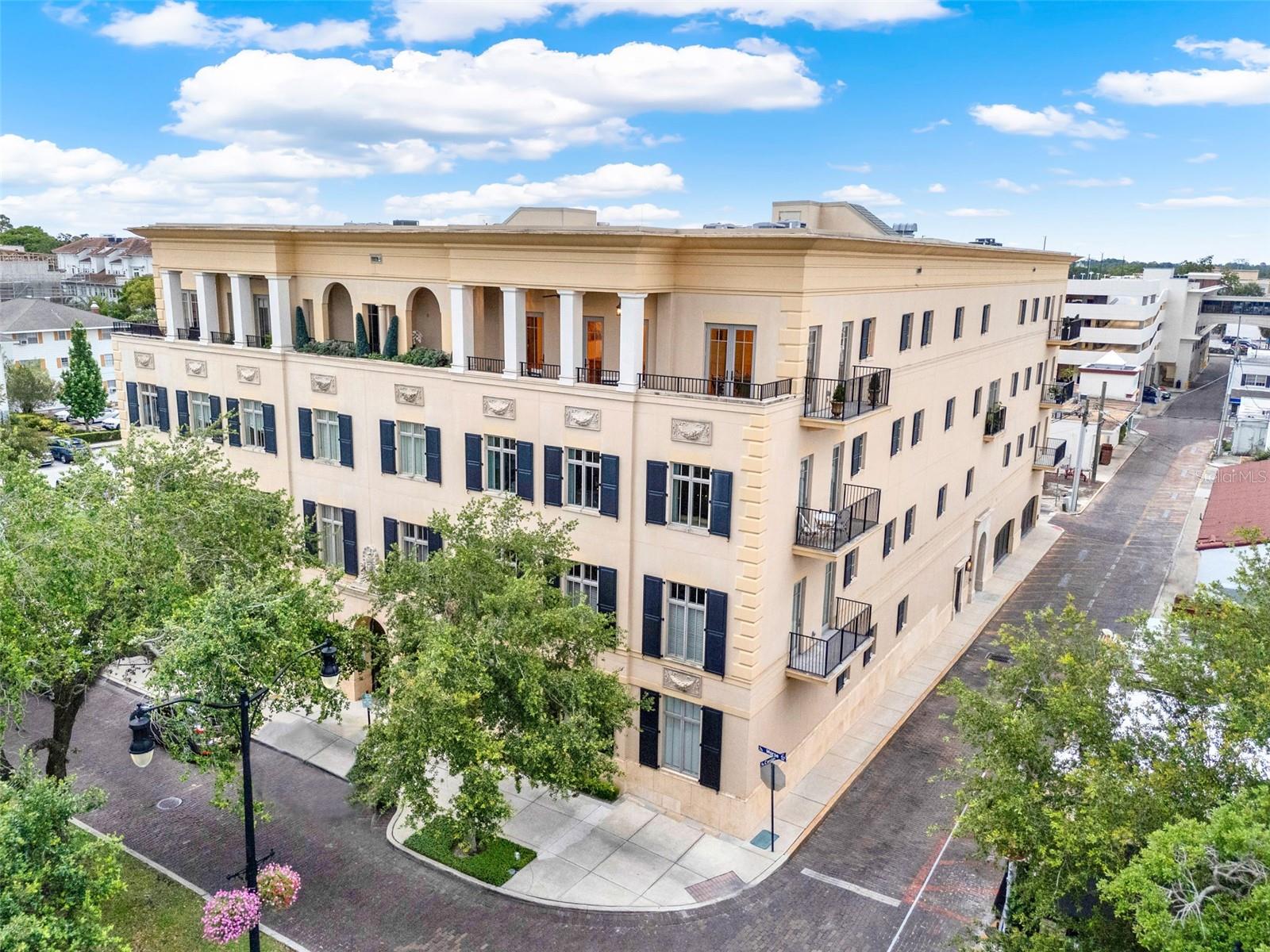 Condominium in WINTER PARK, FL - Daniel Dourado