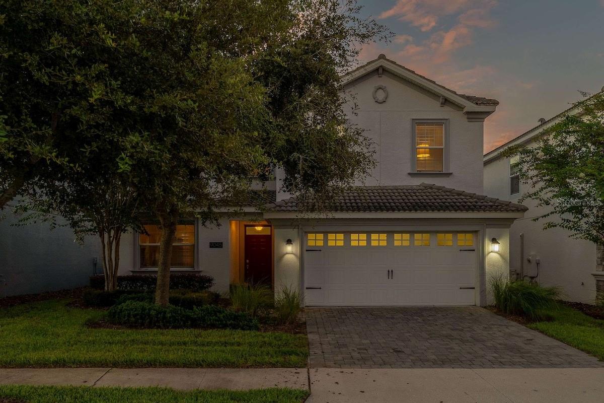 Single Family Residence in DAVENPORT, FL - Daniel Dourado