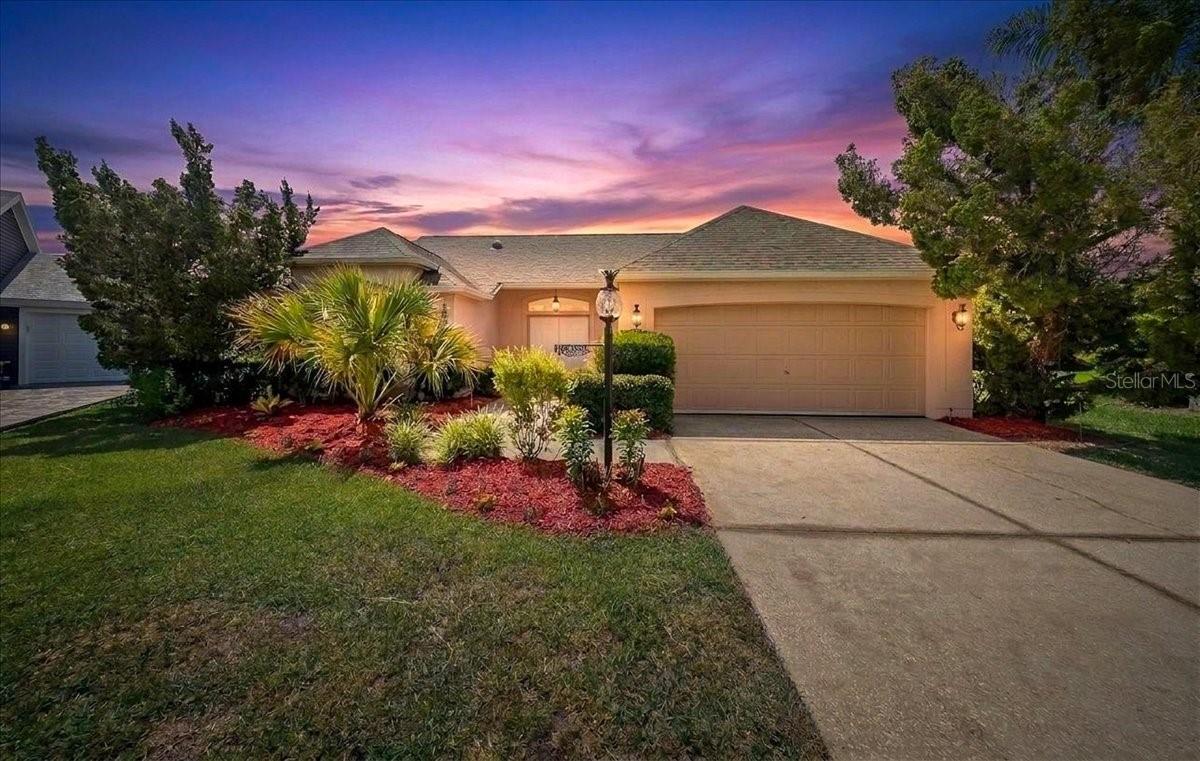 Single Family Residence in THE VILLAGES, FL - Daniel Dourado
