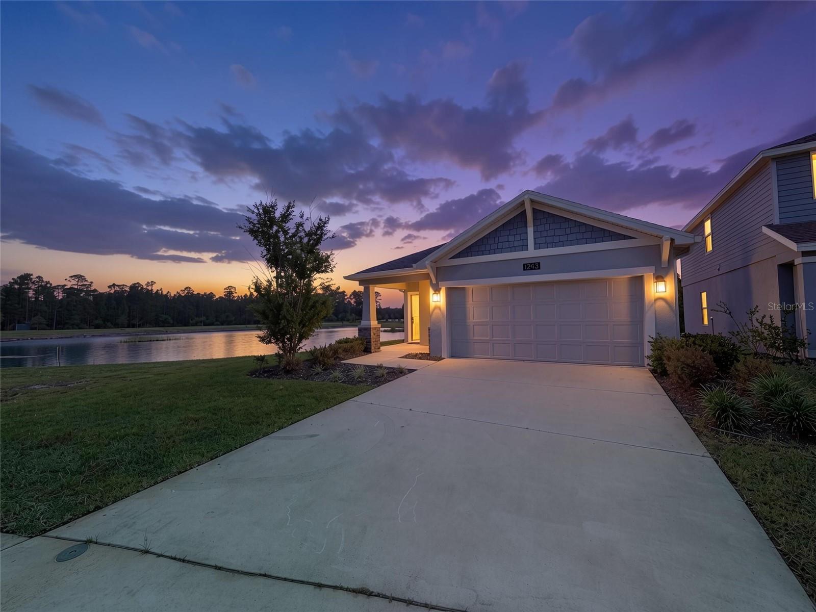 Single Family Residence in DAYTONA BEACH, FL - Daniel Dourado