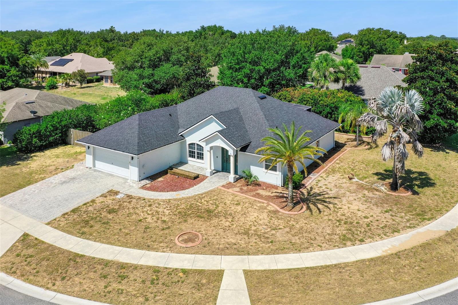Single Family Residence in TAVARES, FL - Daniel Dourado