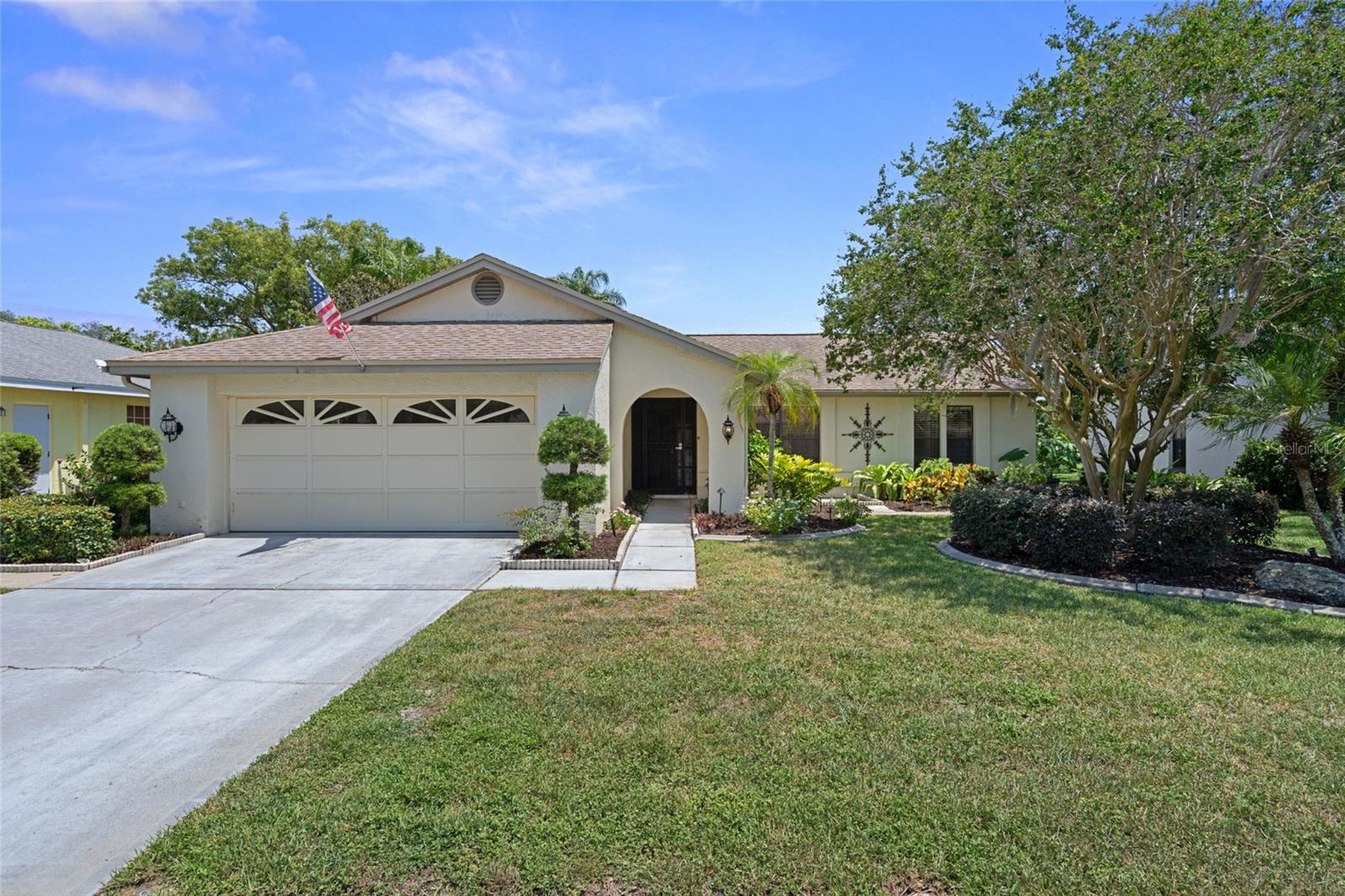 Single Family Residence em HOLIDAY, FL - Daniel Dourado