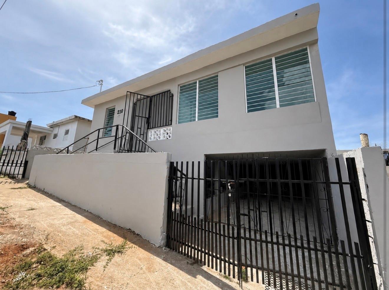 Single Family Residence in ARECIBO, PR - Daniel Dourado