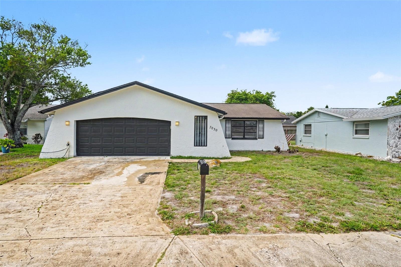 Single Family Residence in PORT RICHEY, FL - Daniel Dourado