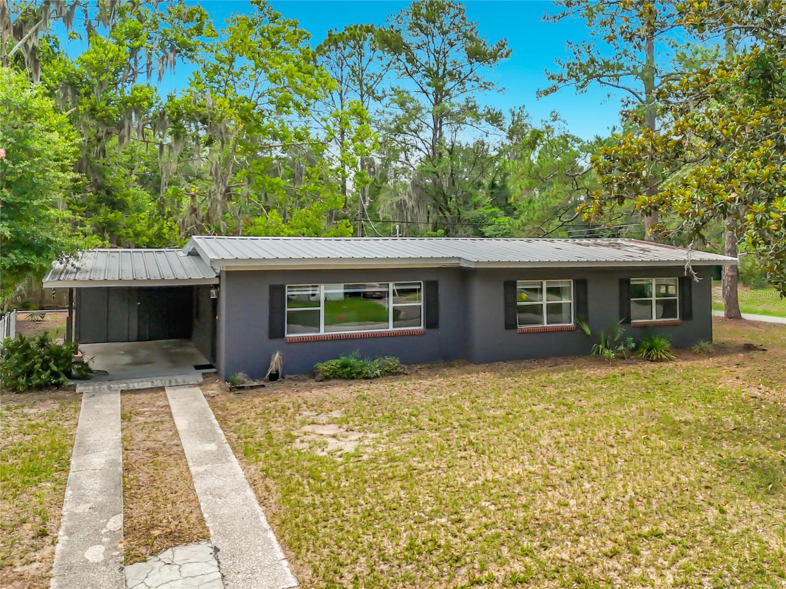 Single Family Residence in GAINESVILLE, FL - Daniel Dourado