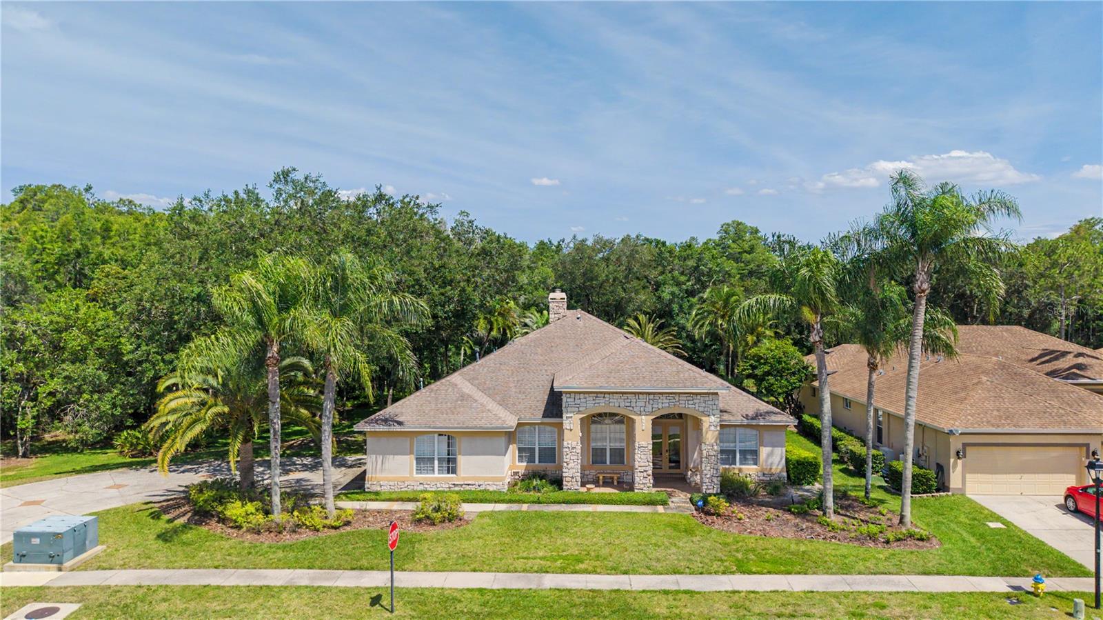 Single Family Residence in LUTZ, FL - Daniel Dourado