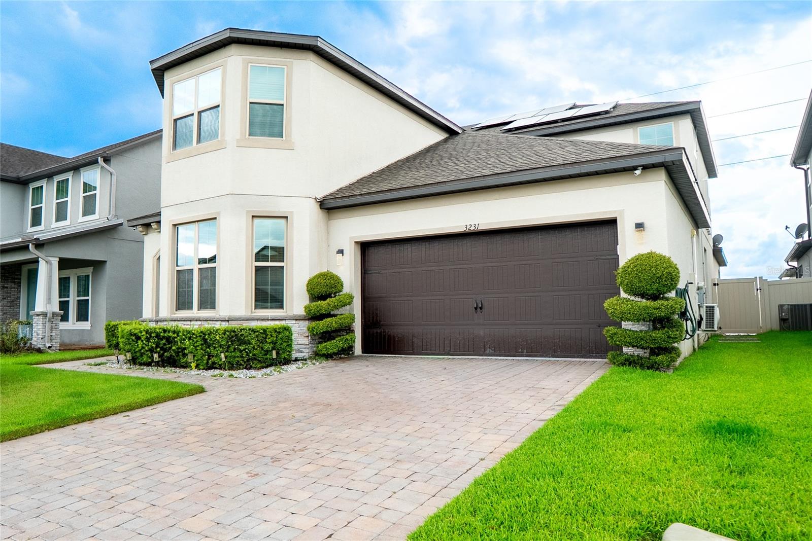 Single Family Residence in ORLANDO, FL - Daniel Dourado
