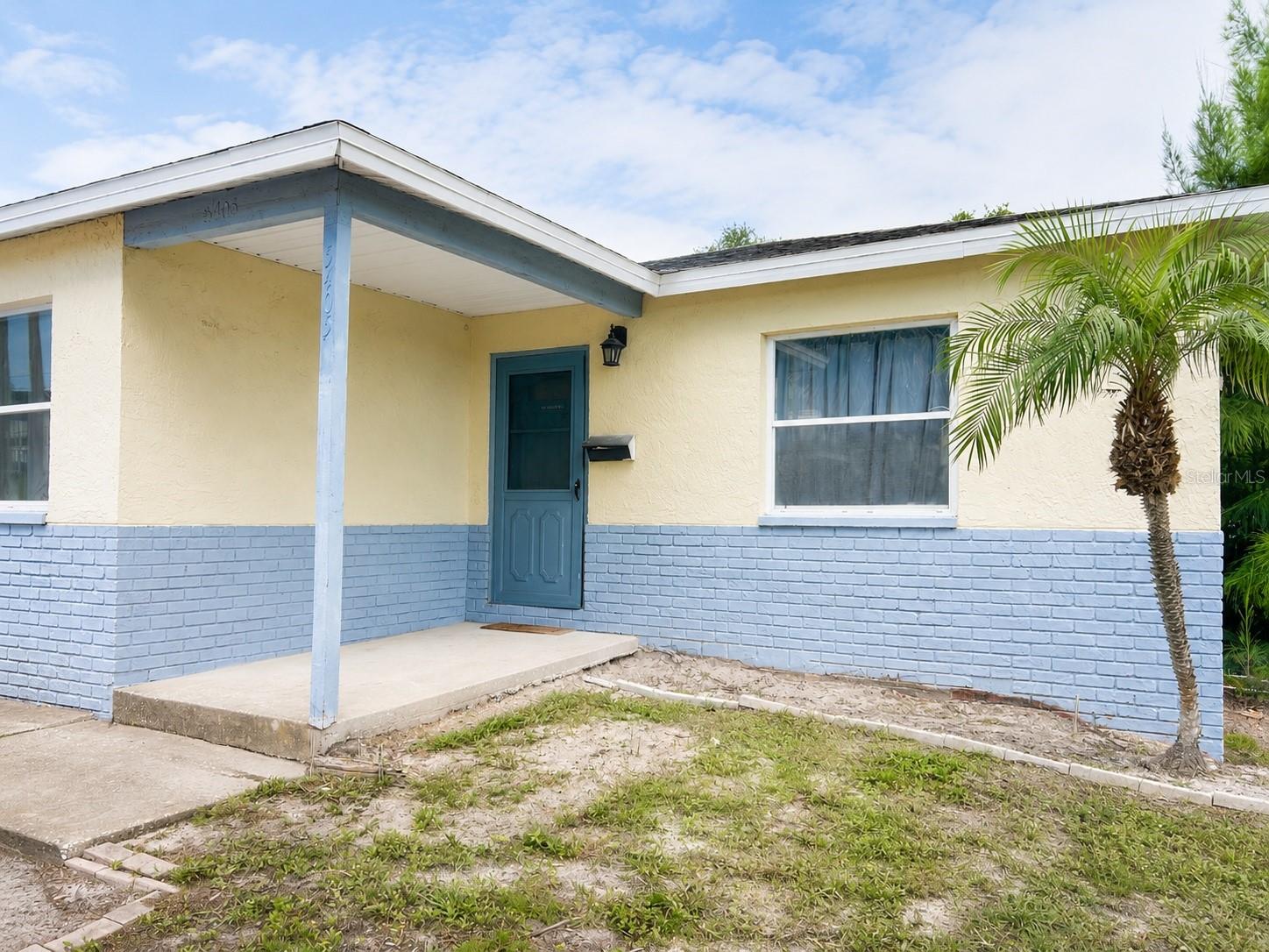 Single Family Residence in ST PETERSBURG, FL - Daniel Dourado