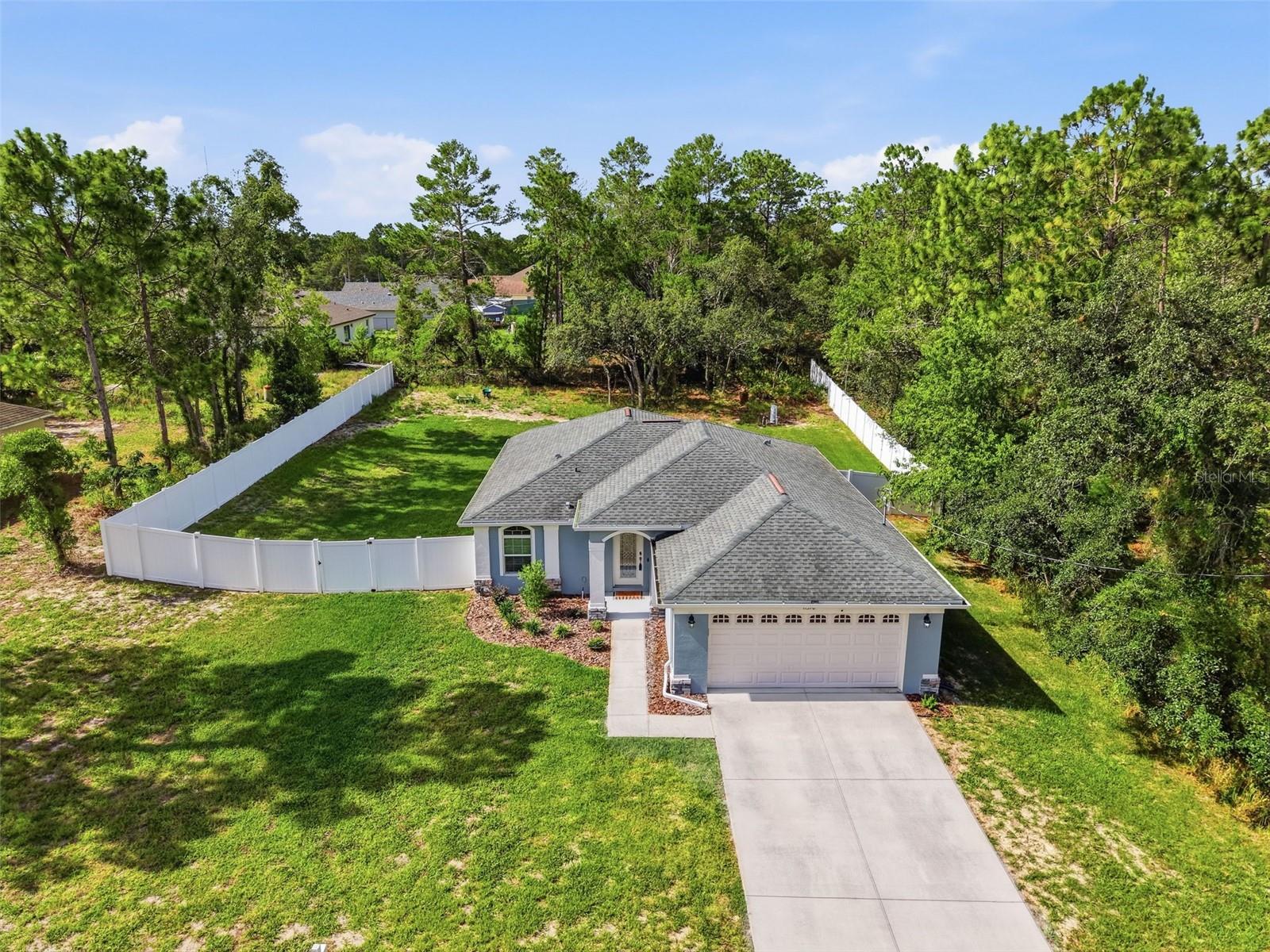 Single Family Residence in WEEKI WACHEE, FL - Daniel Dourado