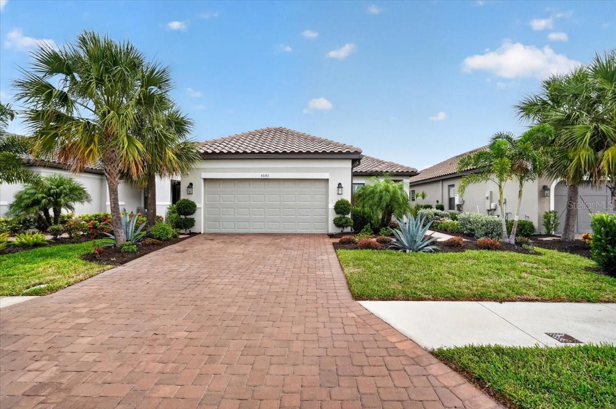 Single Family Residence in PALMETTO, FL - Daniel Dourado