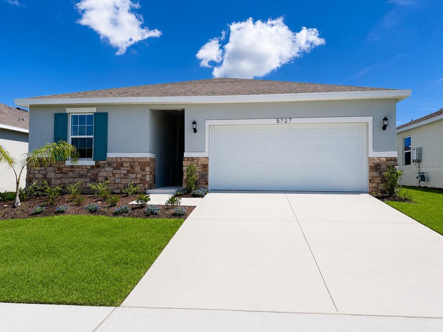 Single Family Residence in OKAHUMPKA, FL - Daniel Dourado