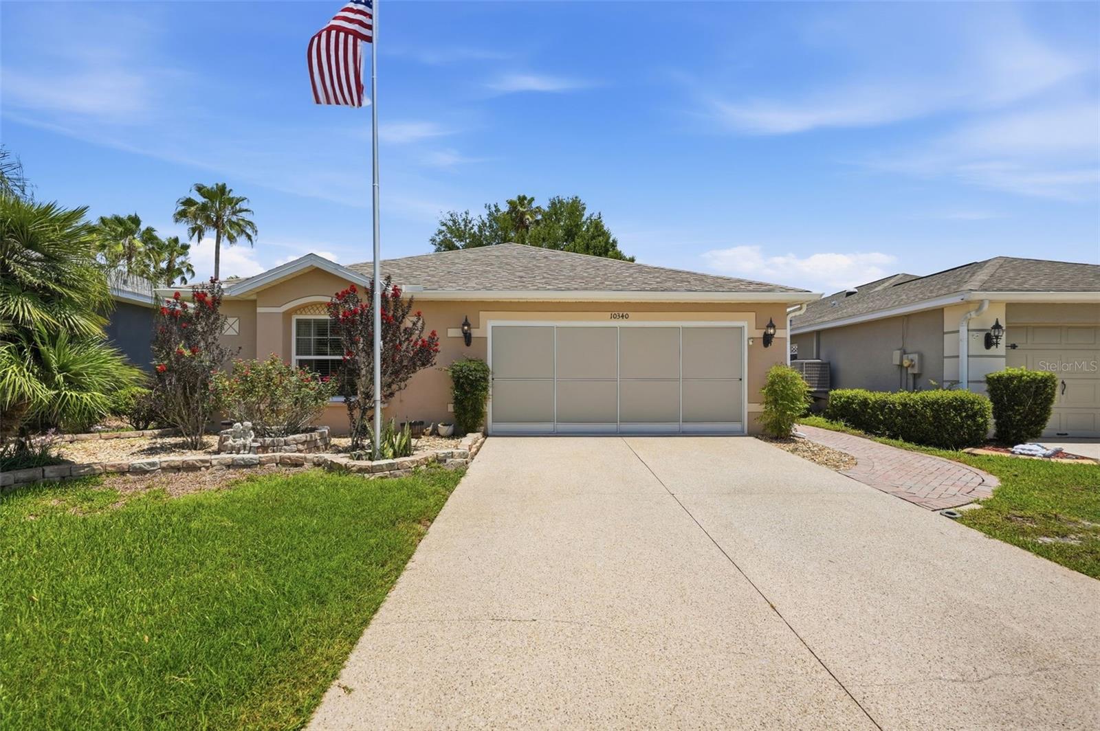 Single Family Residence in SAN ANTONIO, FL - Daniel Dourado