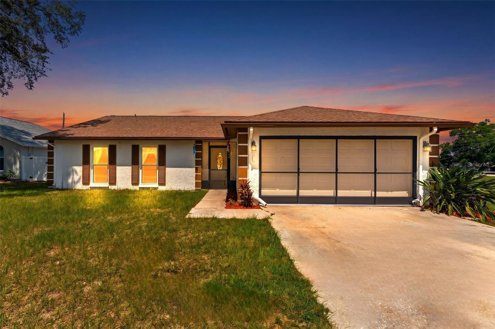 Single Family Residence in BRANDON, FL - Daniel Dourado