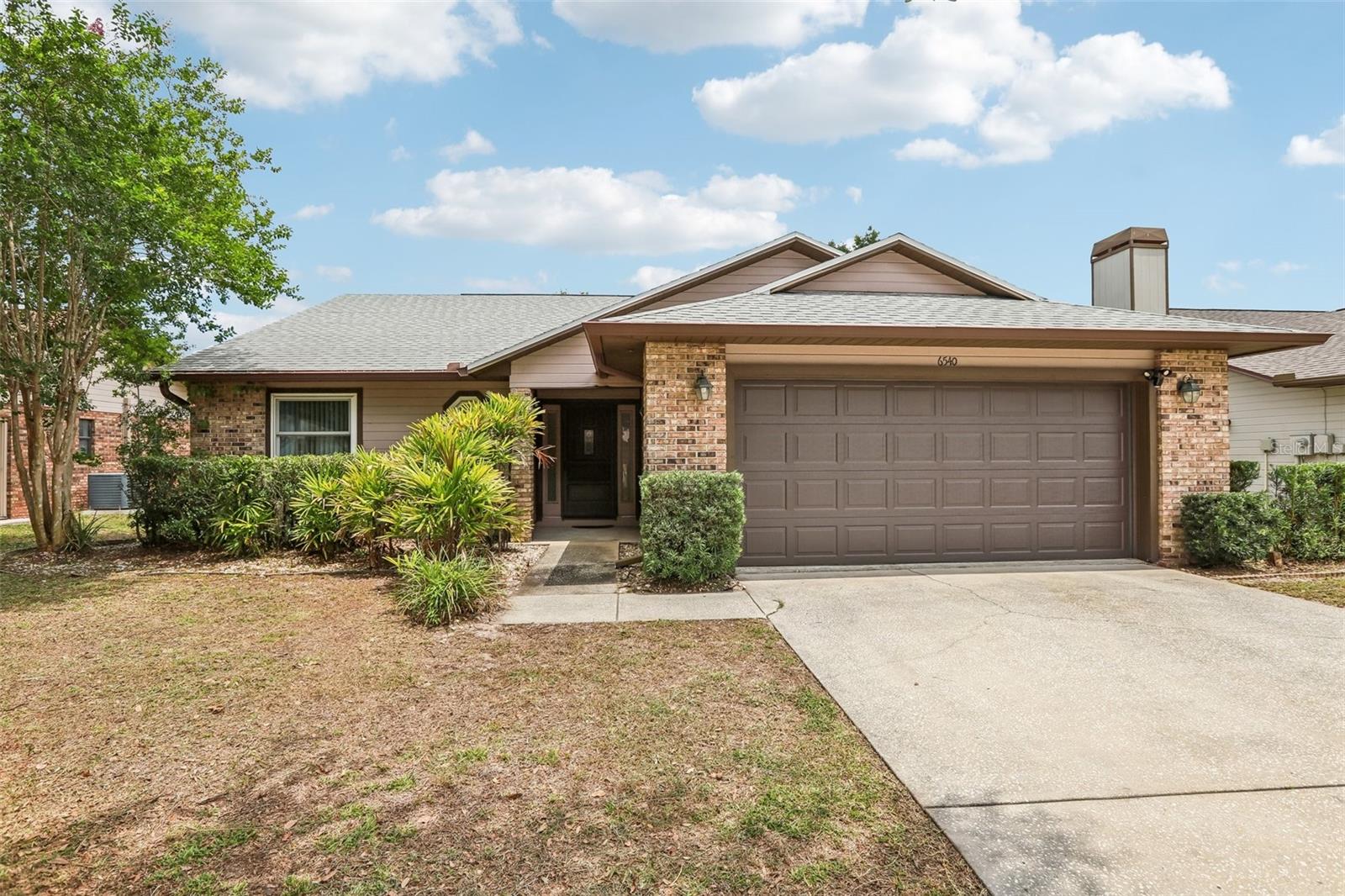 Single Family Residence in ZEPHYRHILLS, FL - Daniel Dourado