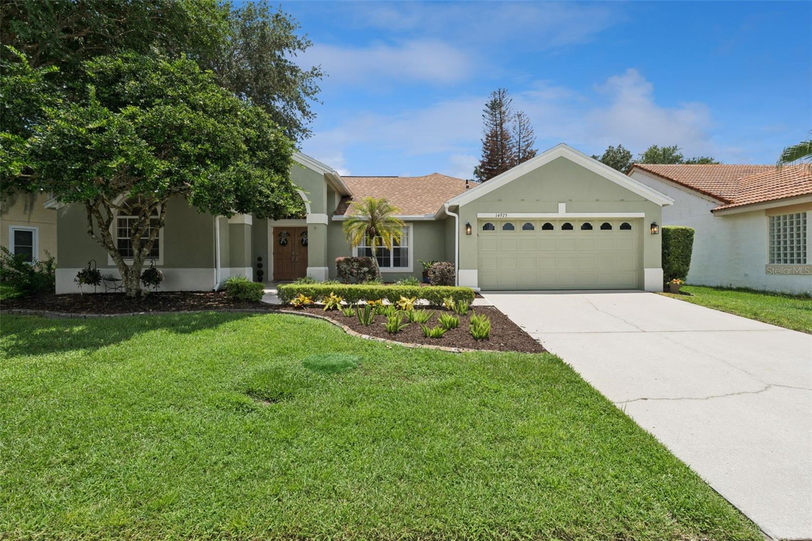 Single Family Residence in ORLANDO, FL - Daniel Dourado
