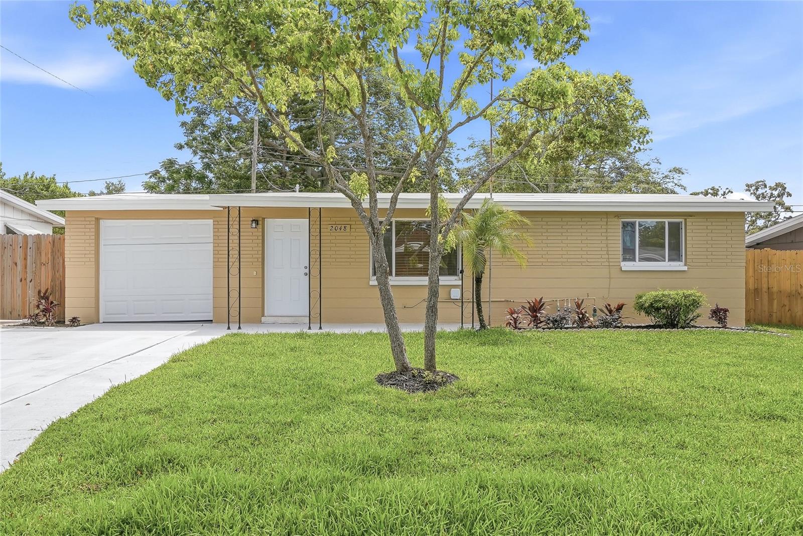 Single Family Residence em HOLIDAY, FL - Daniel Dourado