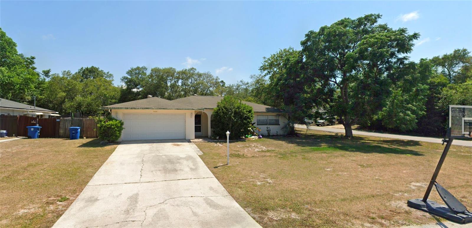 Single Family Residence in SPRING HILL, FL - Daniel Dourado