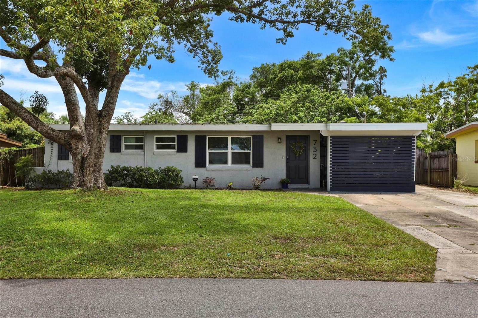 Single Family Residence in LONGWOOD, FL - Daniel Dourado