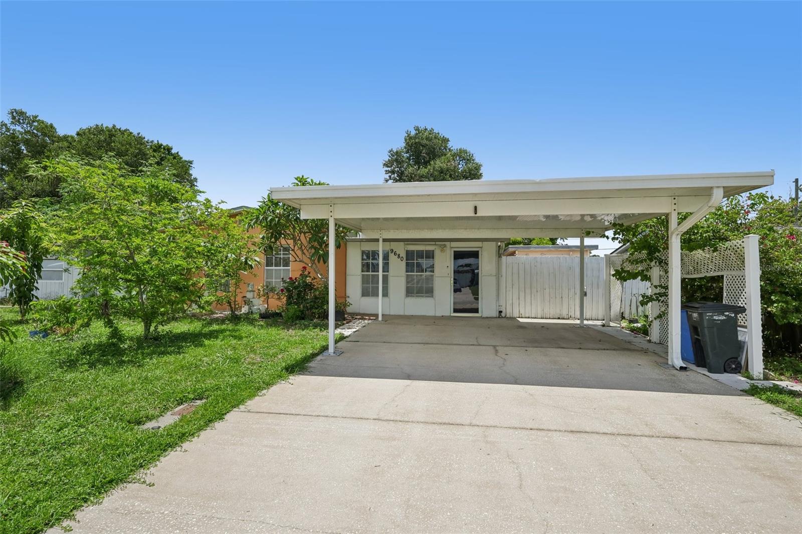Single Family Residence em PINELLAS PARK, FL - Daniel Dourado