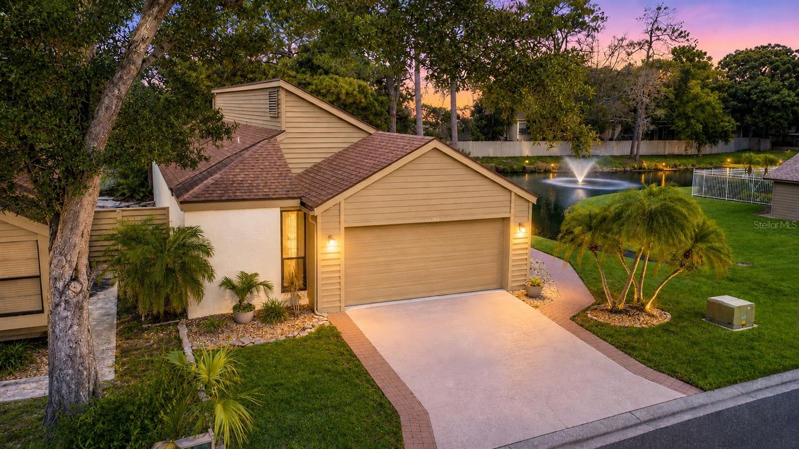 Single Family Residence in TAMPA, FL - Daniel Dourado