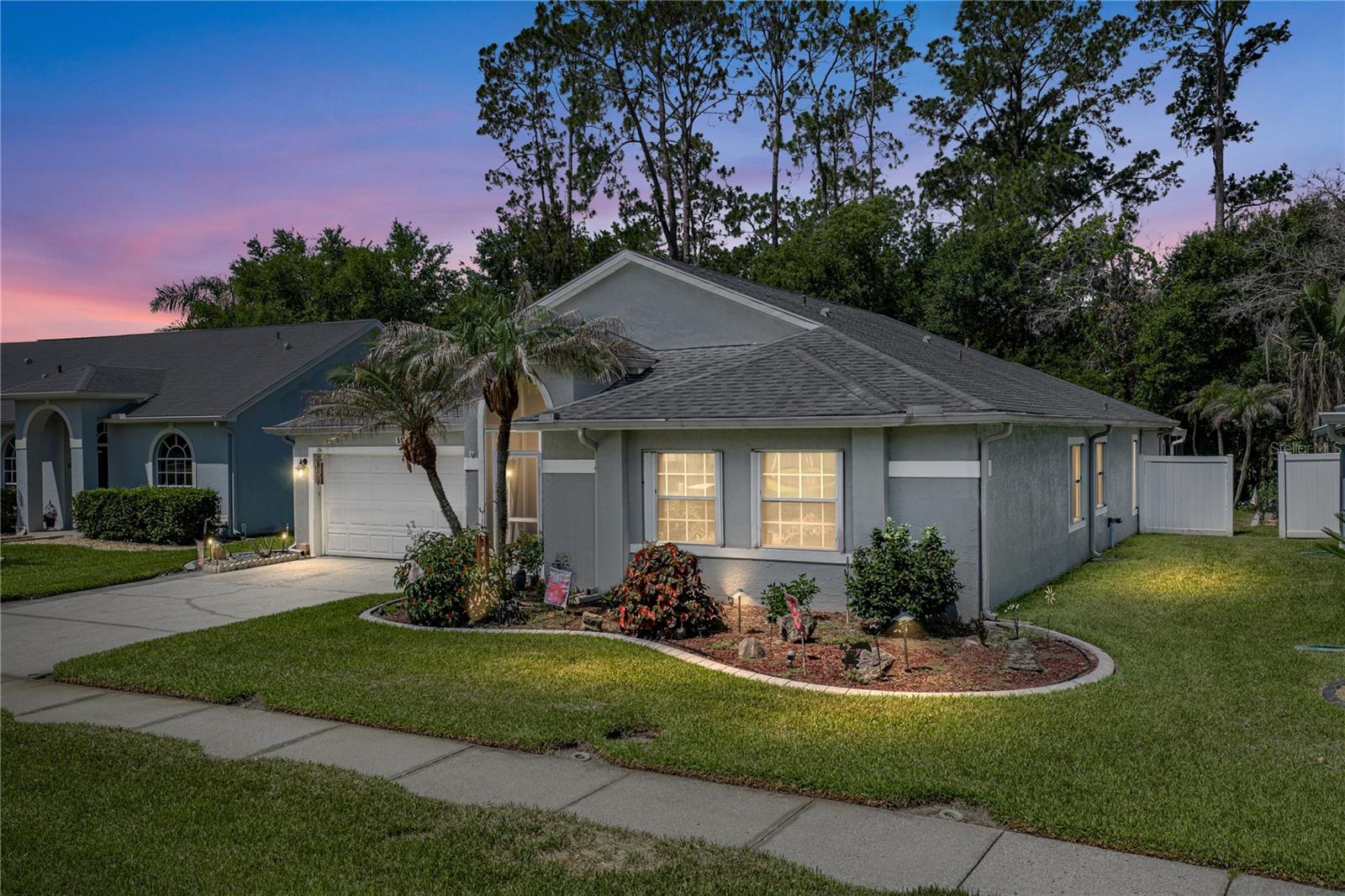 Single Family Residence in ZEPHYRHILLS, FL - Daniel Dourado